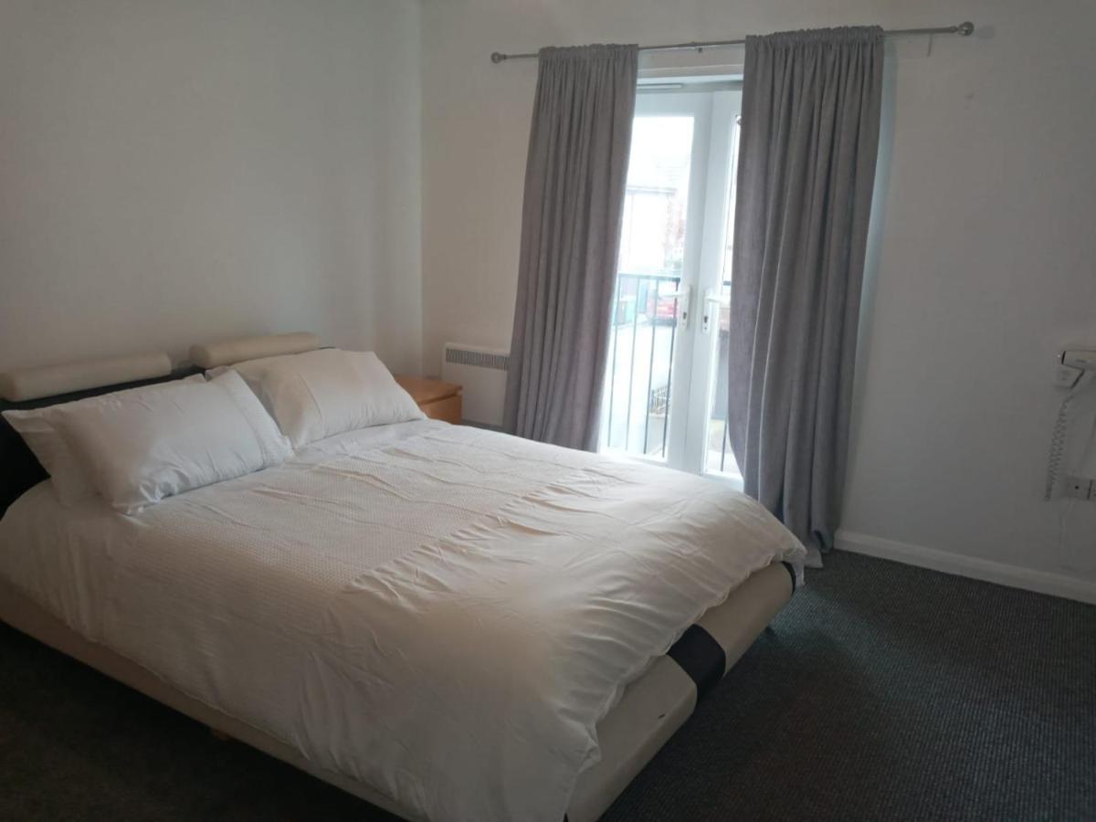 Freyas Apartment Манчестър Екстериор снимка