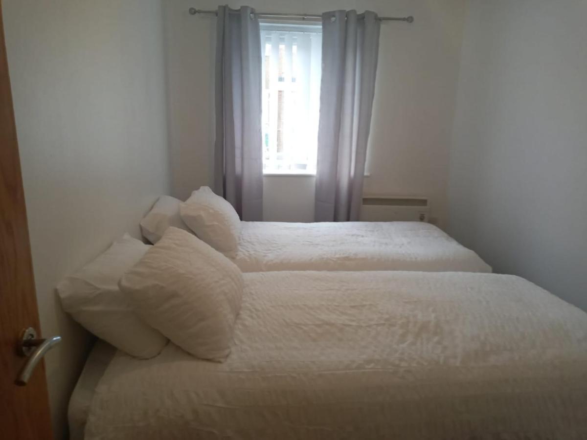 Freyas Apartment Манчестър Екстериор снимка