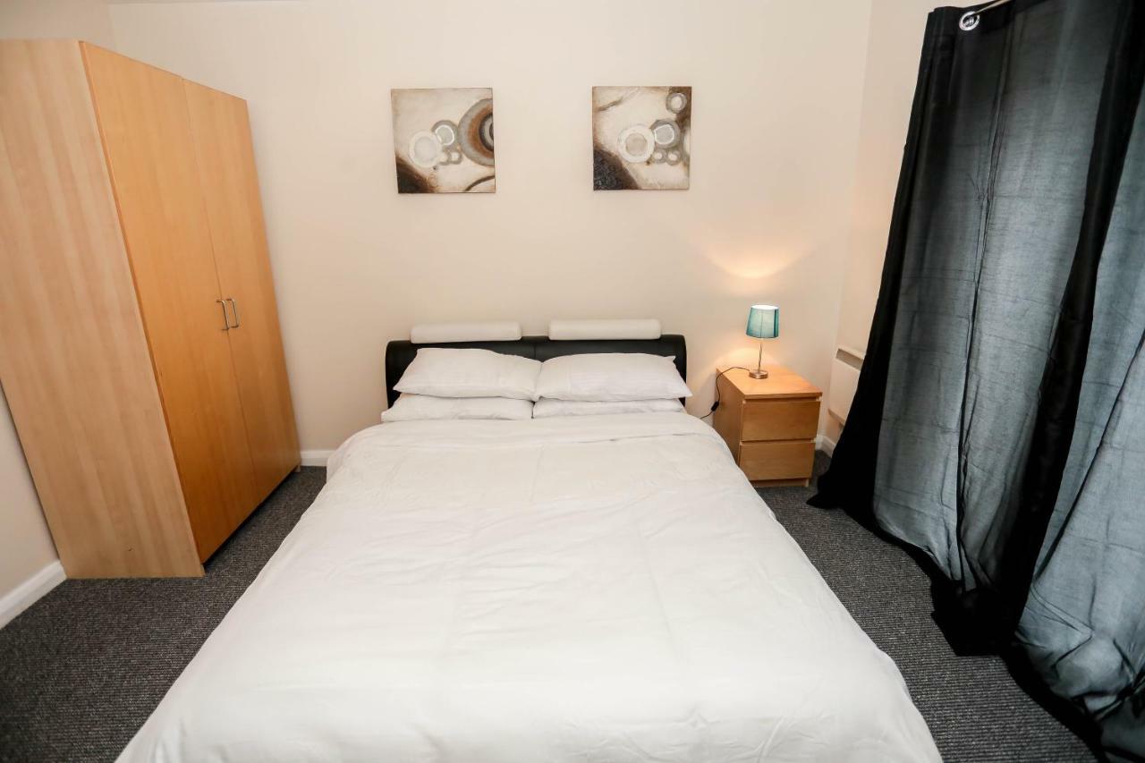 Freyas Apartment Манчестър Екстериор снимка